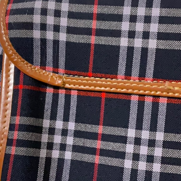 VINTAGE BURBERRY MADE IN ENGLAND - Picture 8 of 9